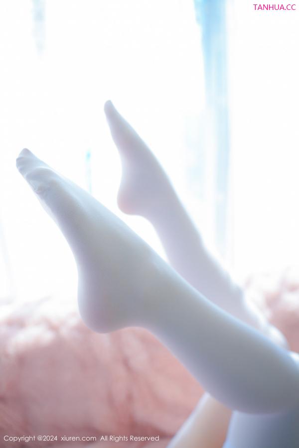   [XiuRen]高清写真图 2024.07.22 No.8896 小波多 丝袜美腿第36张图片
